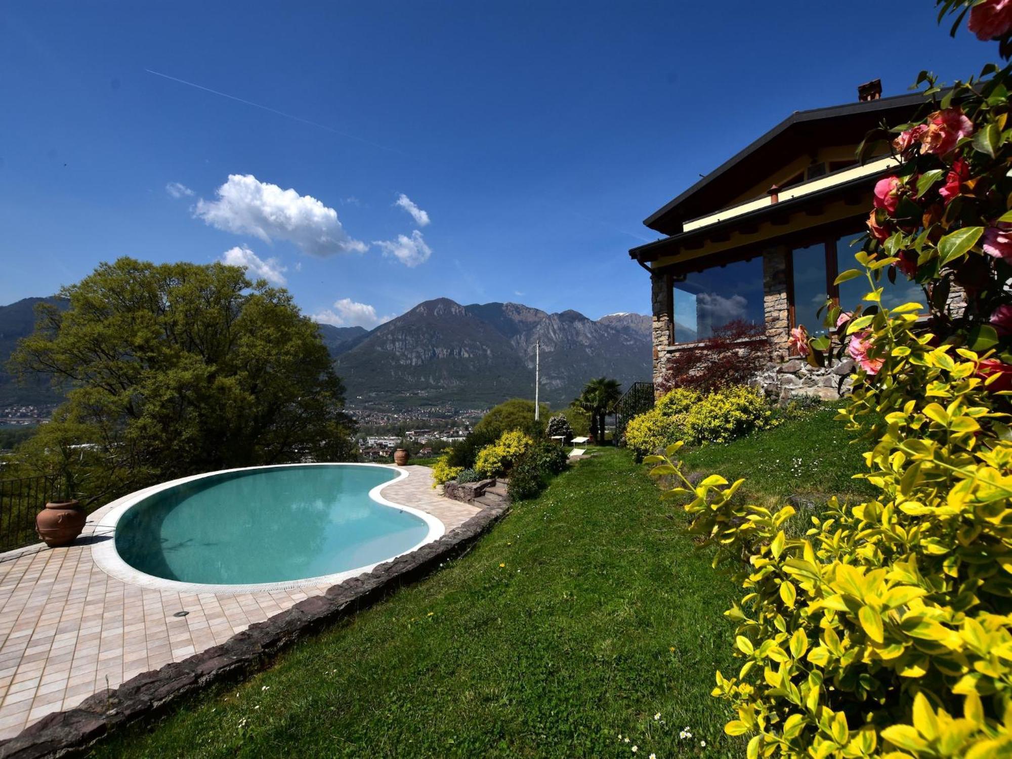 Villa In Pisogne With Pool Garden And Lake View Extérieur photo