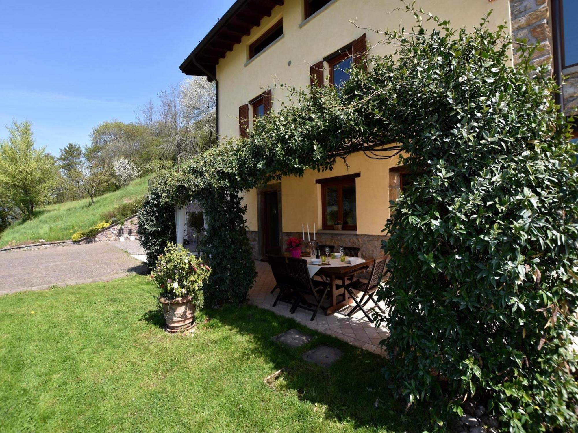 Villa In Pisogne With Pool Garden And Lake View Extérieur photo