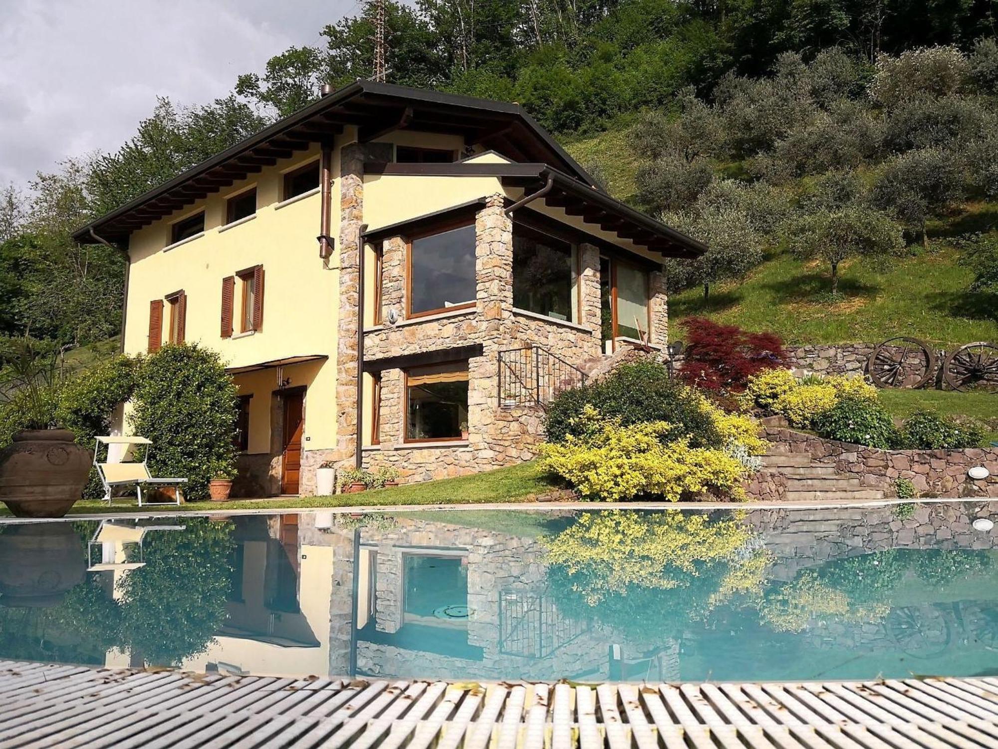 Villa In Pisogne With Pool Garden And Lake View Extérieur photo