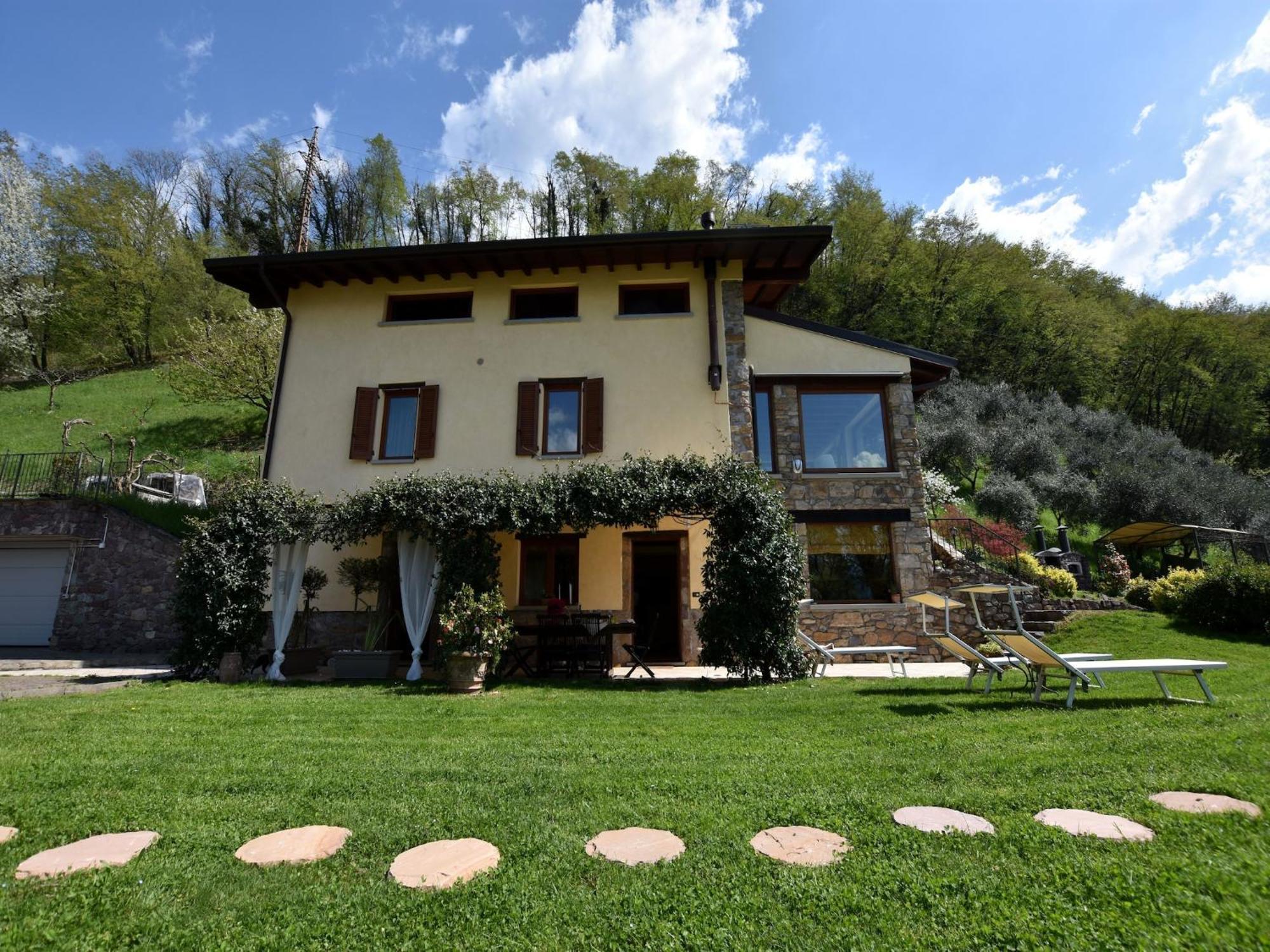 Villa In Pisogne With Pool Garden And Lake View Extérieur photo