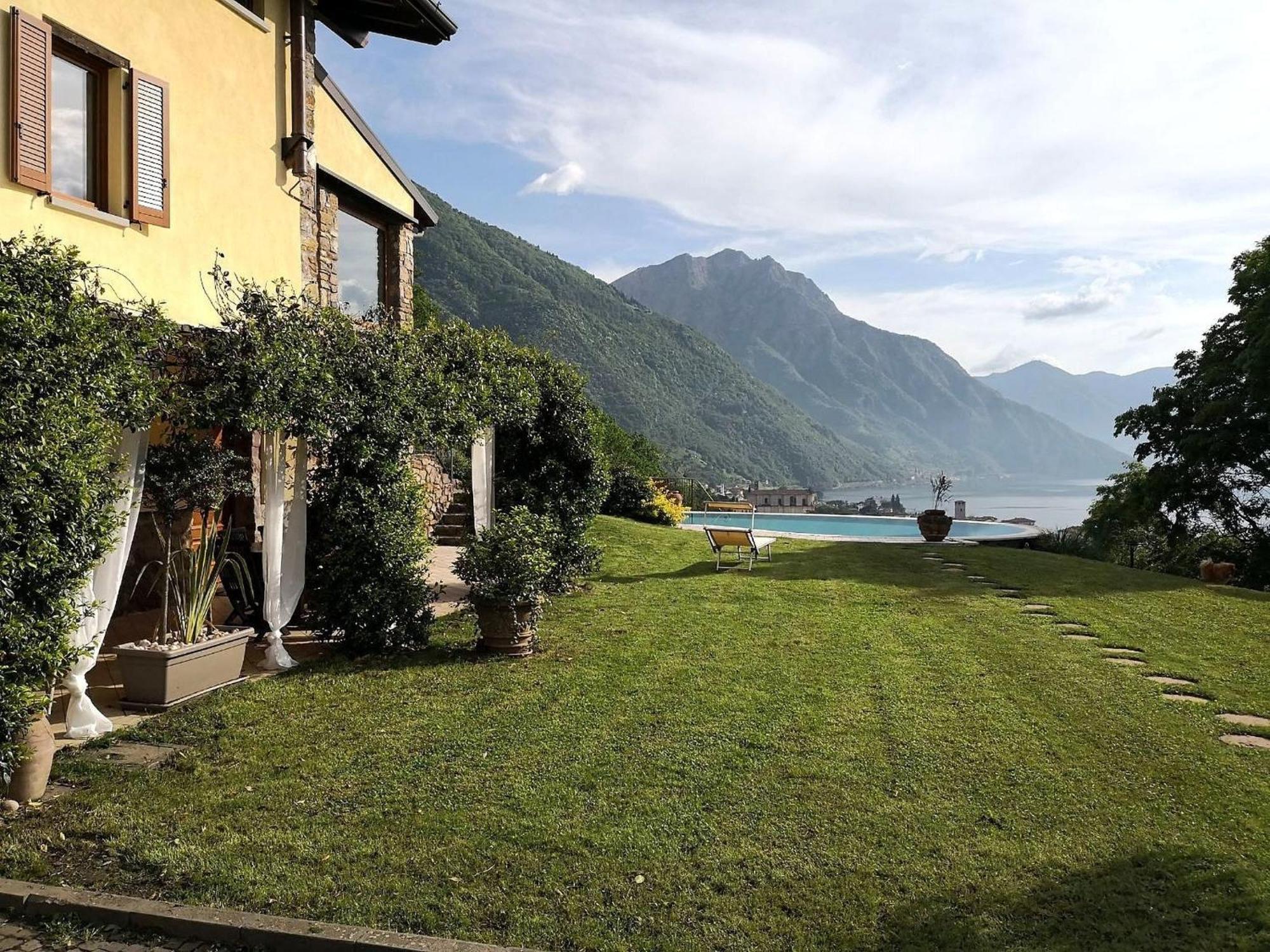 Villa In Pisogne With Pool Garden And Lake View Extérieur photo