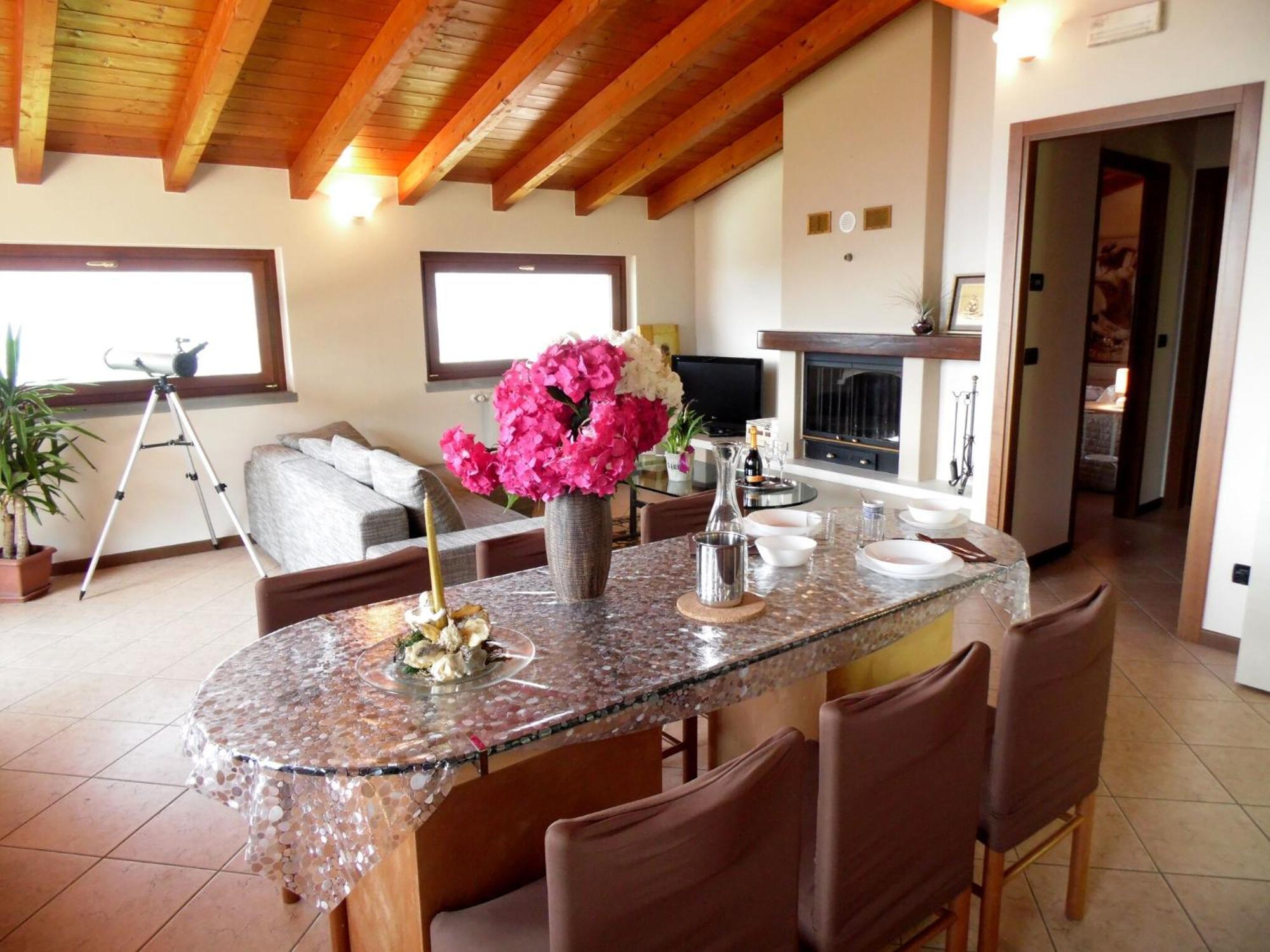 Villa In Pisogne With Pool Garden And Lake View Extérieur photo