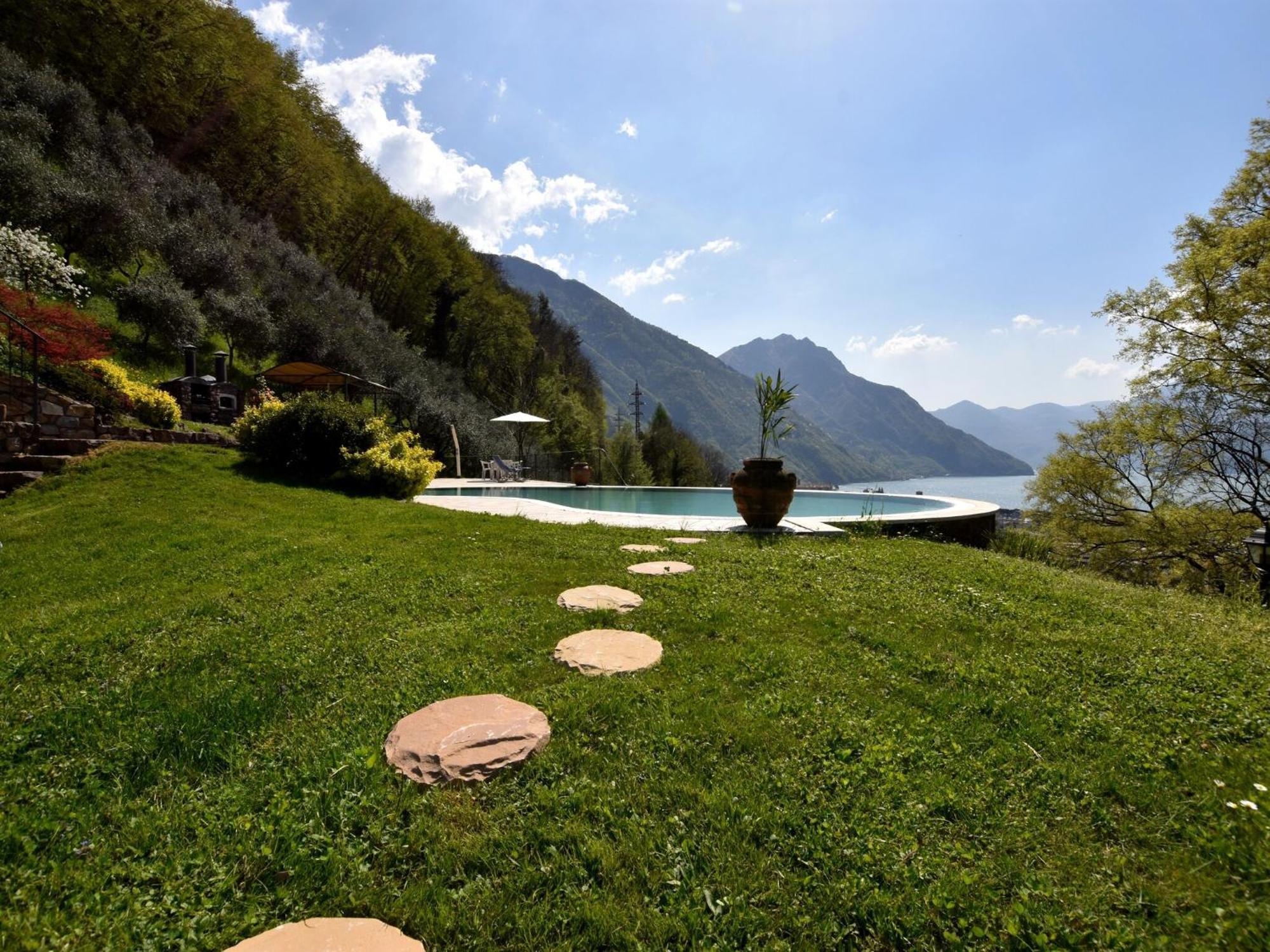 Villa In Pisogne With Pool Garden And Lake View Extérieur photo