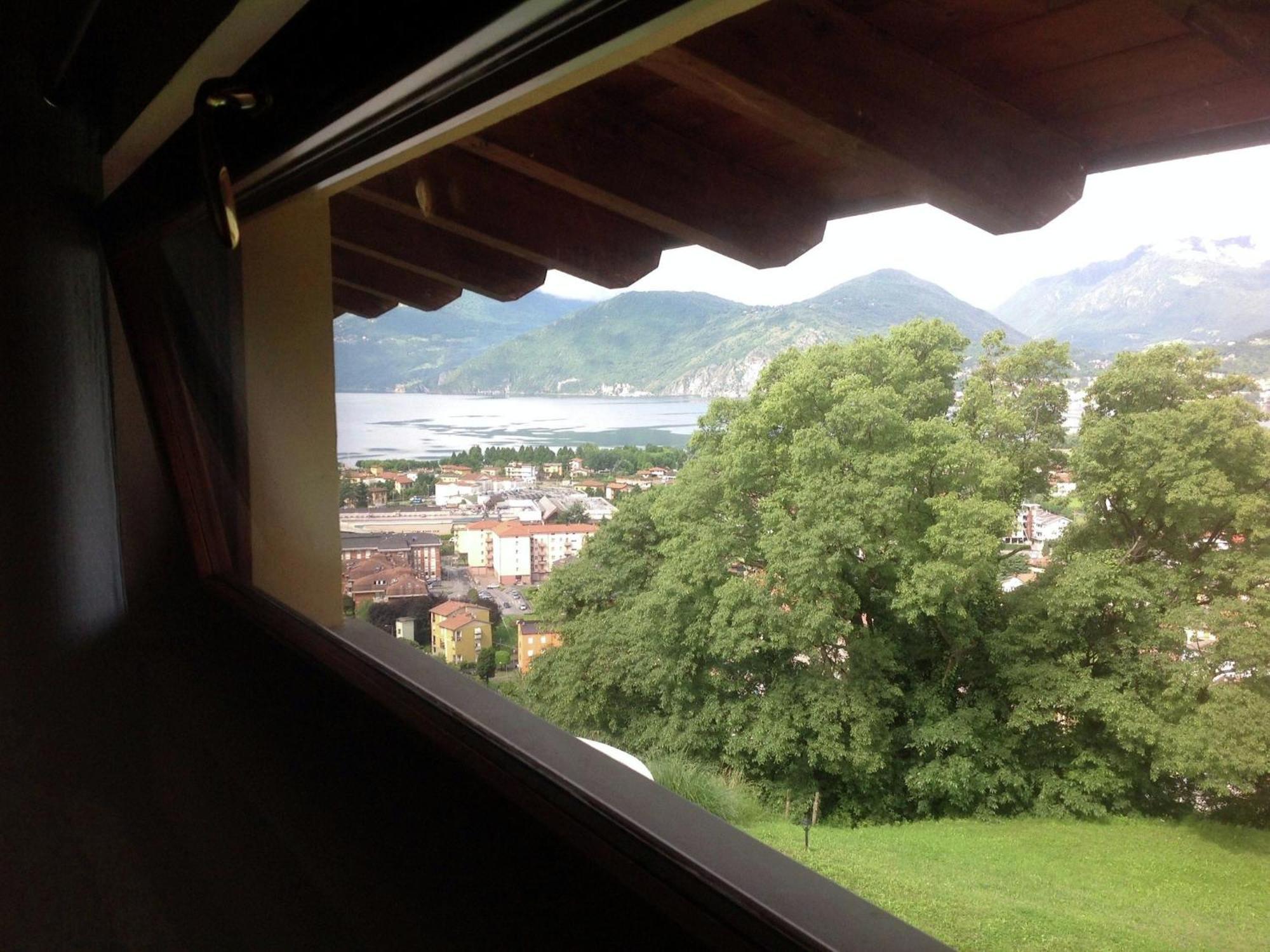 Villa In Pisogne With Pool Garden And Lake View Extérieur photo