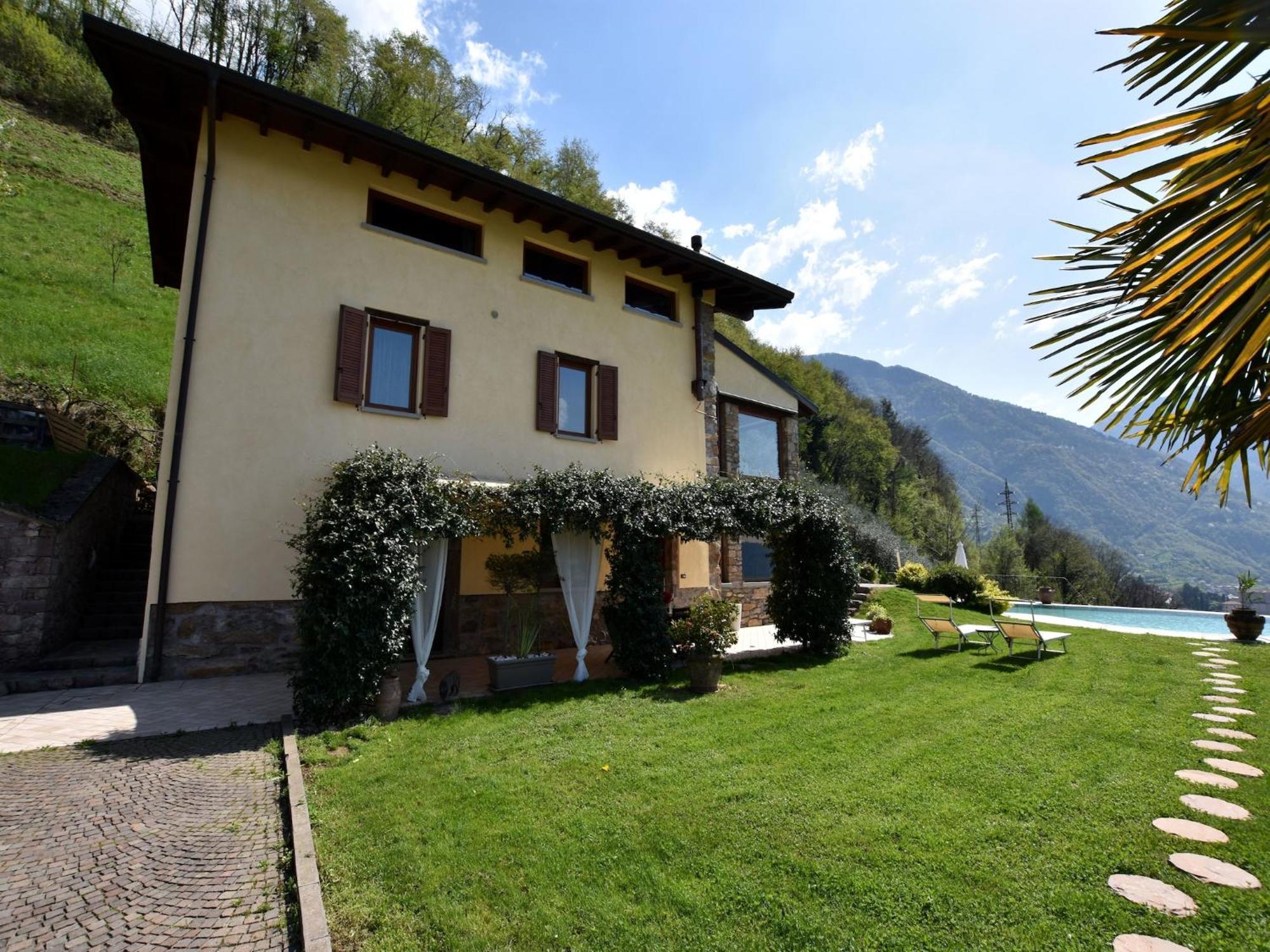 Villa In Pisogne With Pool Garden And Lake View Extérieur photo