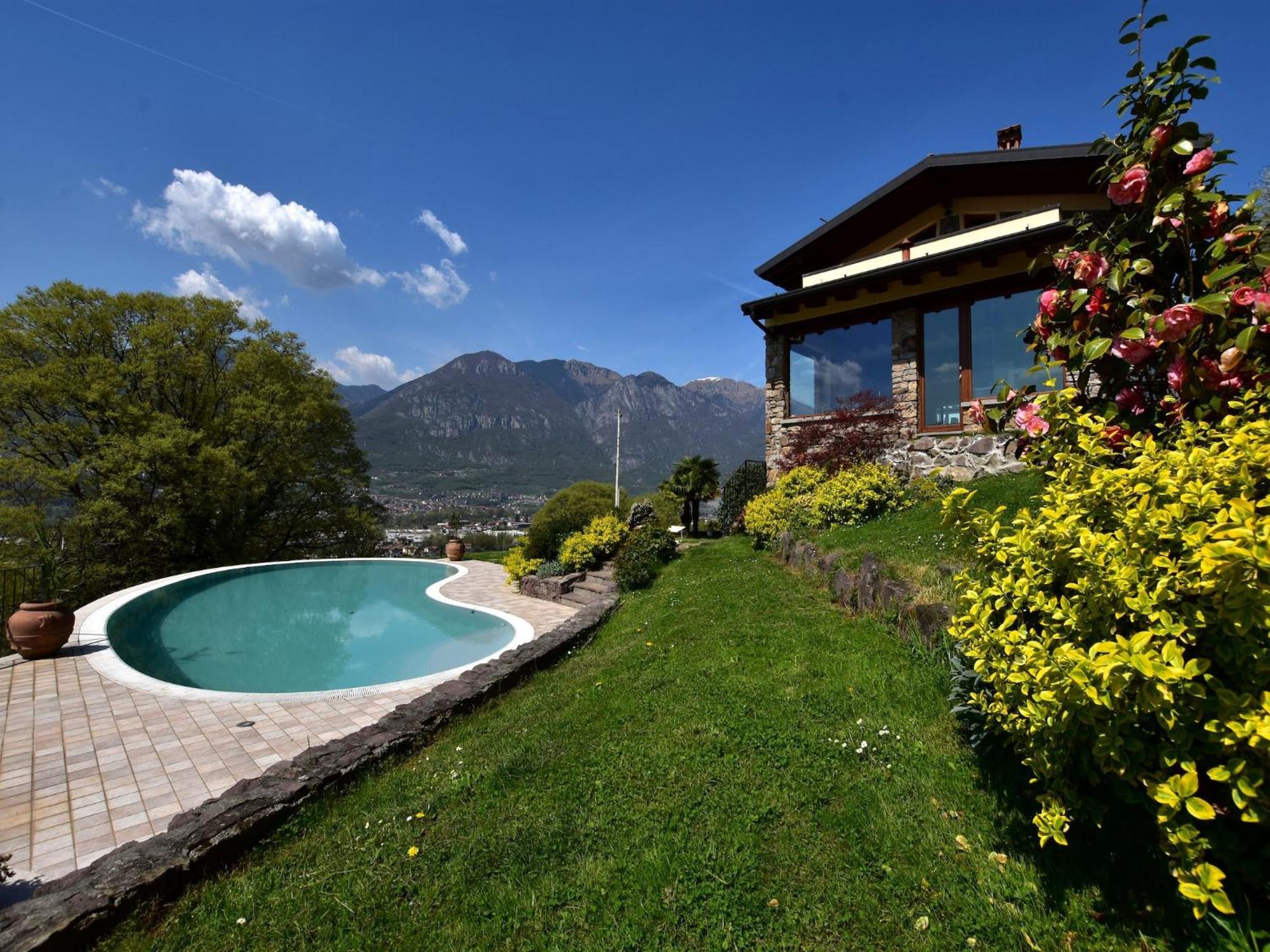 Villa In Pisogne With Pool Garden And Lake View Extérieur photo