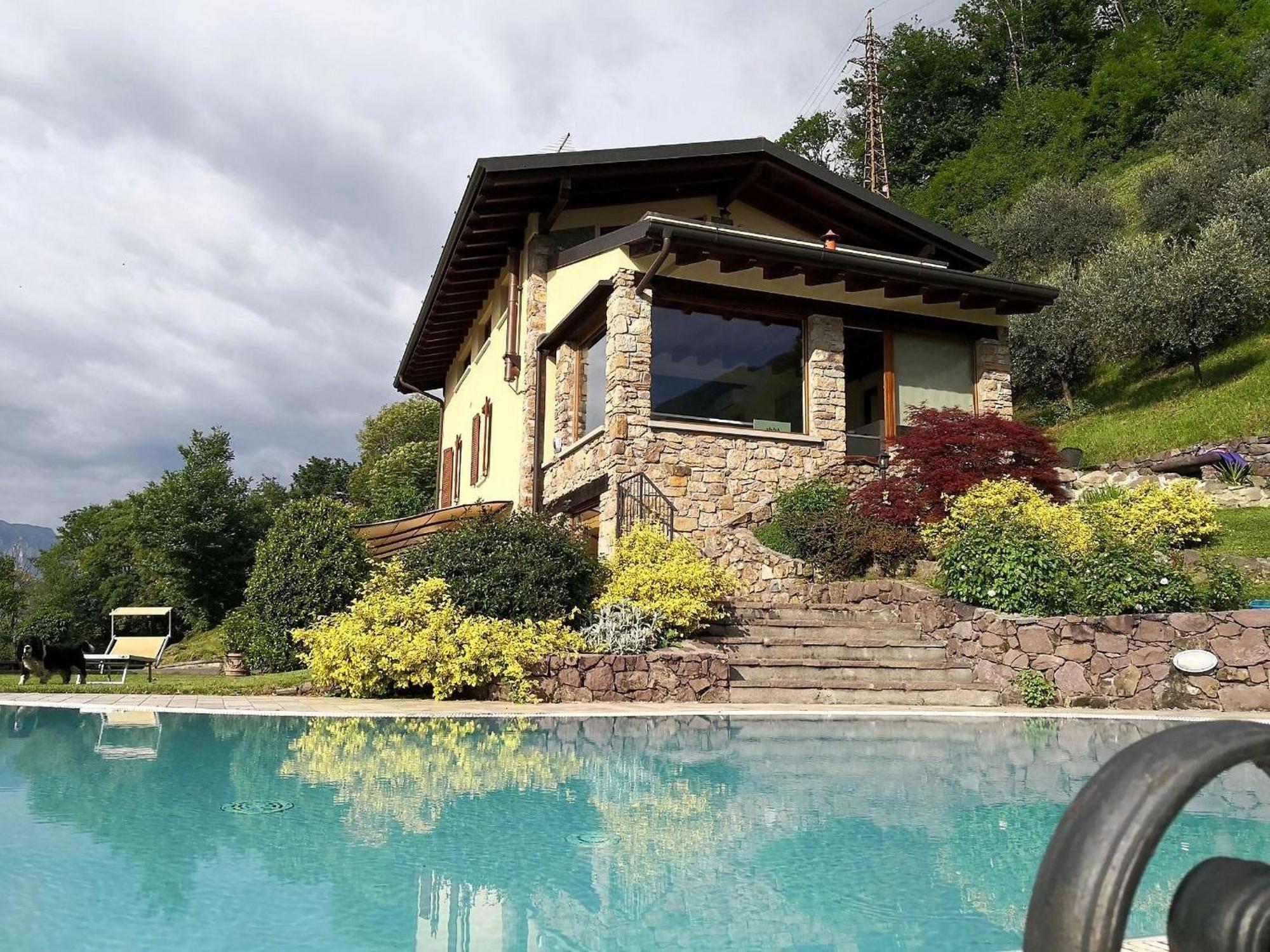 Villa In Pisogne With Pool Garden And Lake View Extérieur photo